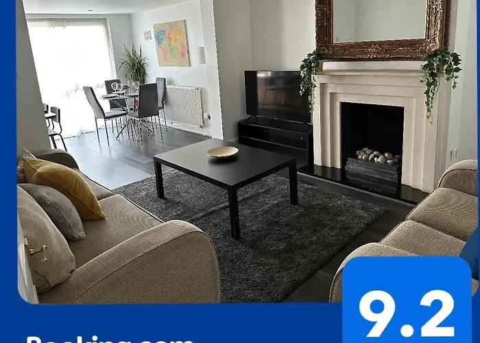 Modern Four Bedroom Semi-Detached House With Off Street Parking 8 Min Drive To Wembley Stadium, 5 Miles To Central London