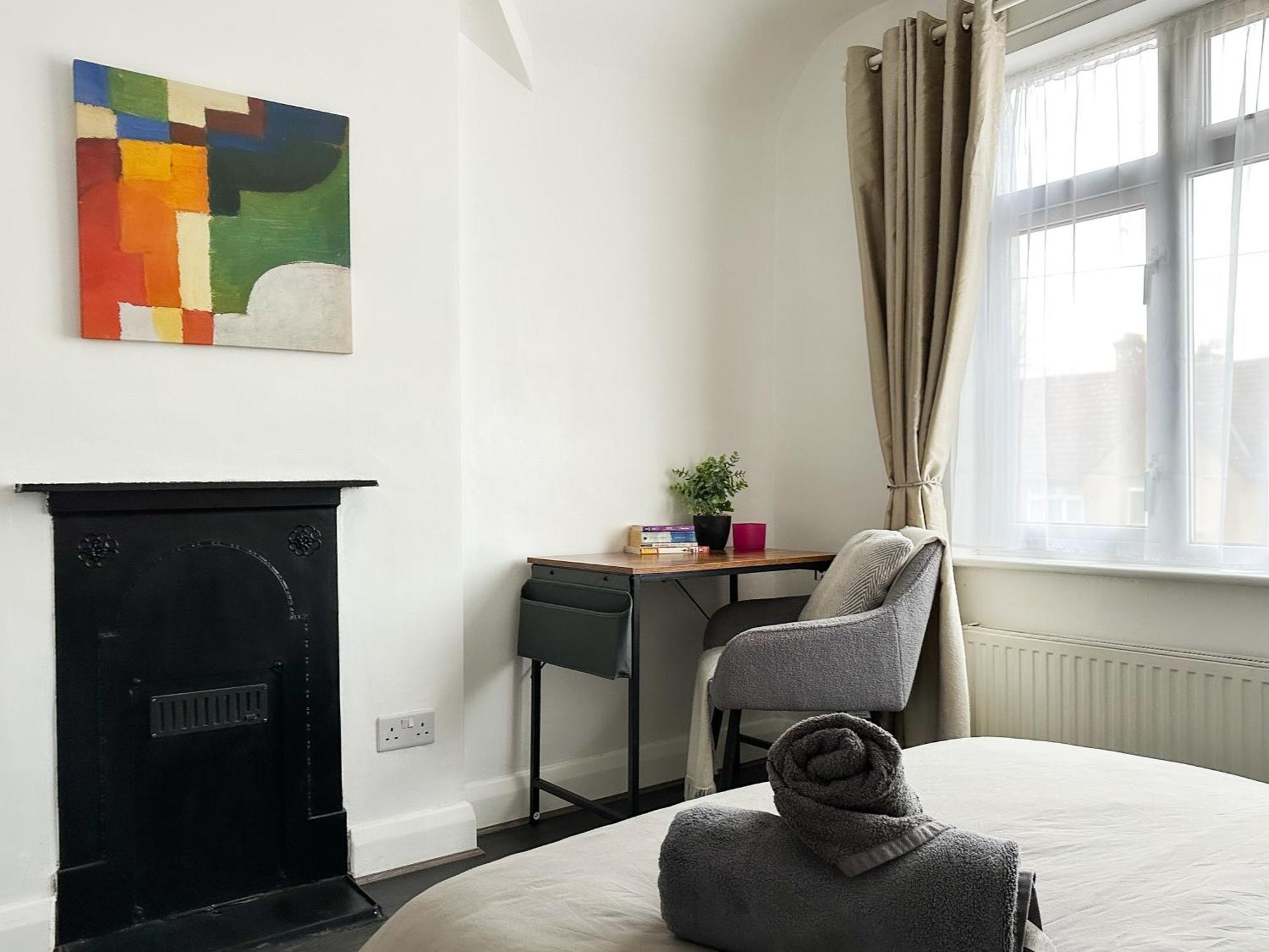 Wembley Oasis: Modern Semi-detached Near Stadium London